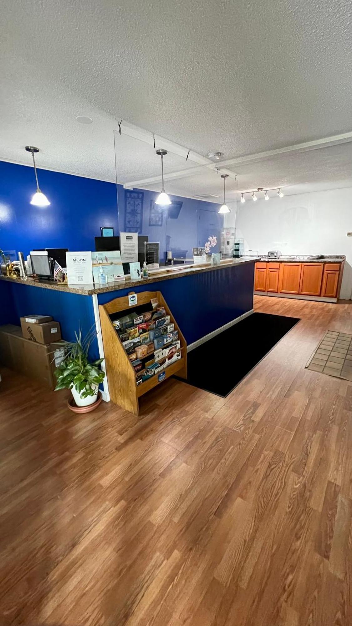 Travelodge By Wyndham Lincoln Near White Mountain Extérieur photo